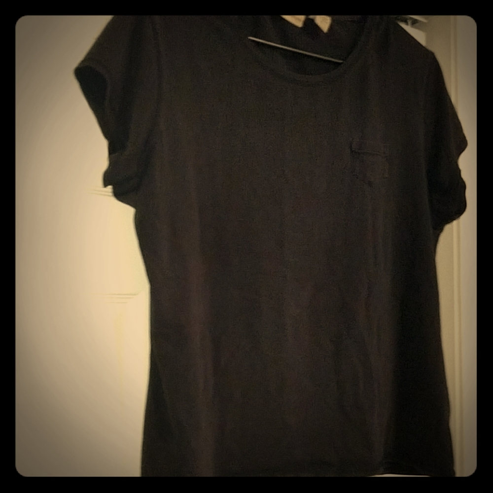 A black comfort tee
